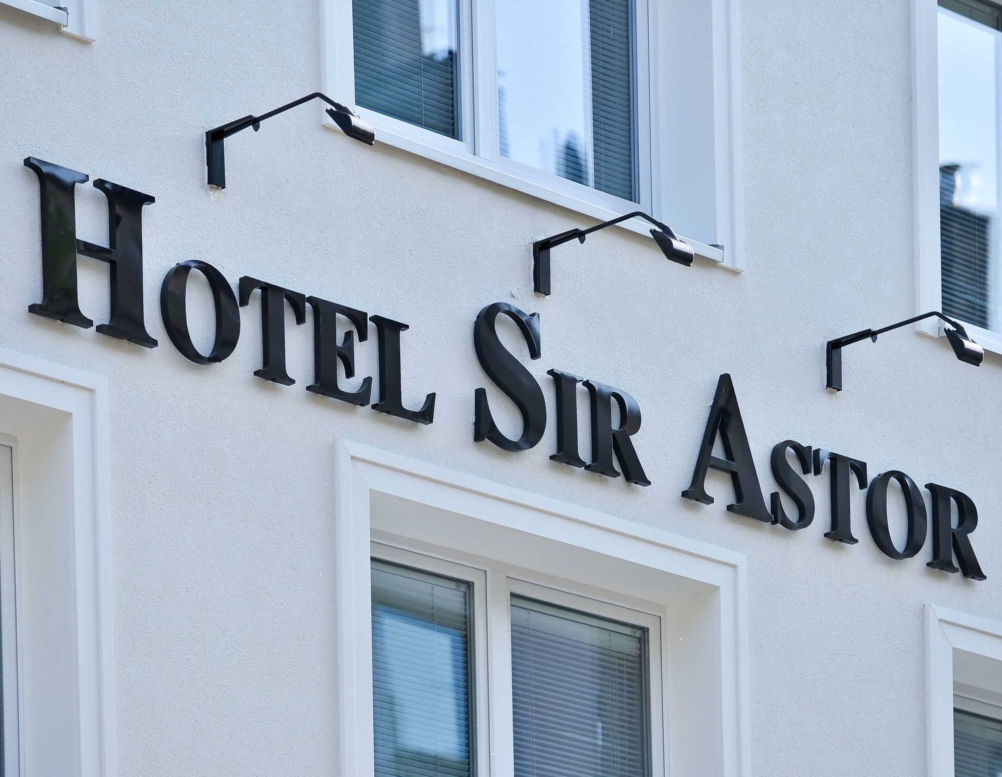 Sir & Lady Astor